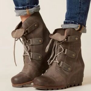 Sorel Joan of Arctic Brown Wedge Boots 8